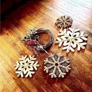 Wooden Snowflake and Wreath Set